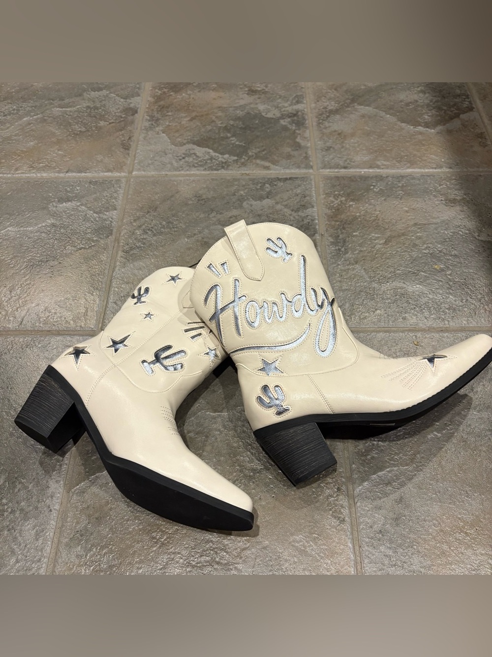 white pleather cowgirl boots howdy blue stars embroidered country concert style